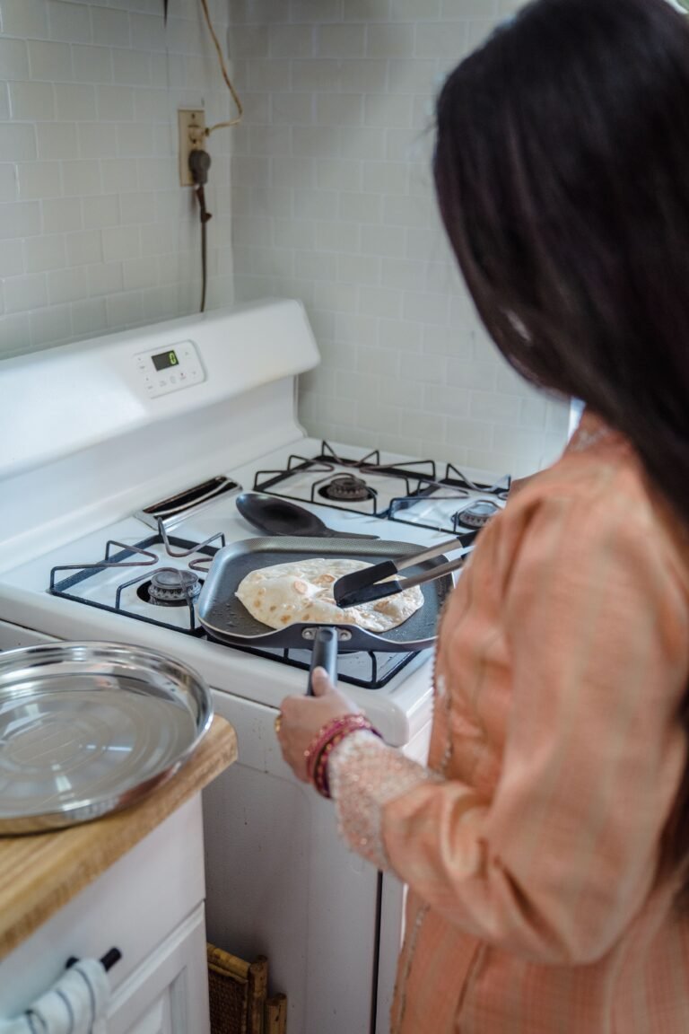 Kichen,Cooking & Millenial Women
